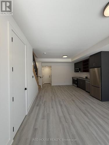 96 Everett Common, St. Catharines, ON - Indoor Photo Showing Other Room