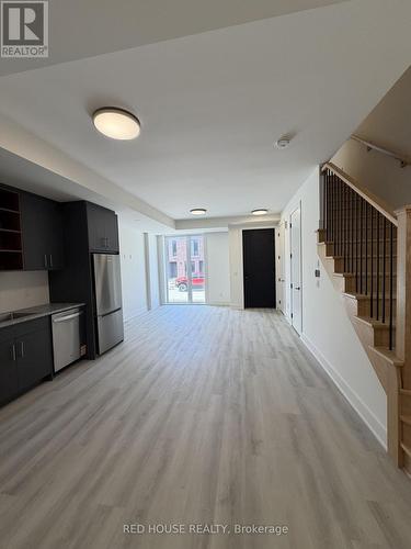 96 Everett Common, St. Catharines, ON - Indoor