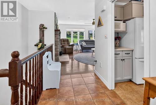 710 Maple Road, Loyalist (Lennox And Addington - South), ON - Indoor Photo Showing Other Room
