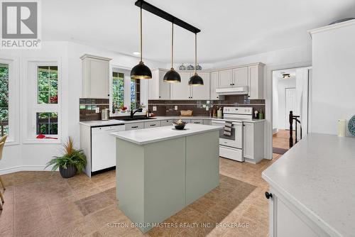 710 Maple Road, Loyalist (Lennox And Addington - South), ON - Indoor Photo Showing Kitchen
