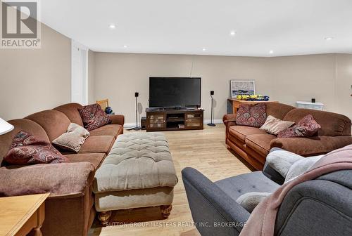 710 Maple Road, Loyalist (Lennox And Addington - South), ON - Indoor Photo Showing Living Room
