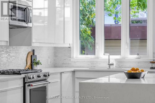 255 Strathmore Boulevard, Toronto, ON - Indoor Photo Showing Kitchen With Upgraded Kitchen
