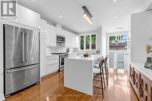 255 Strathmore Boulevard, Toronto, ON - Indoor Photo Showing Kitchen With Upgraded Kitchen