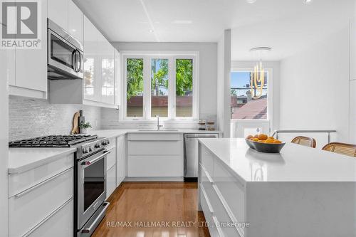 255 Strathmore Boulevard, Toronto, ON - Indoor Photo Showing Kitchen With Upgraded Kitchen