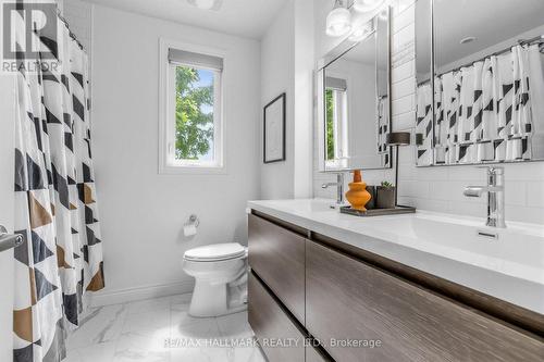 255 Strathmore Boulevard, Toronto, ON - Indoor Photo Showing Bathroom