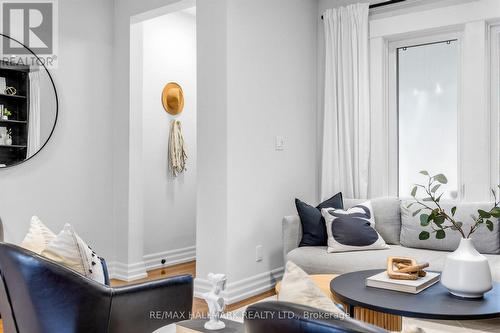 255 Strathmore Boulevard, Toronto, ON - Indoor Photo Showing Dining Room