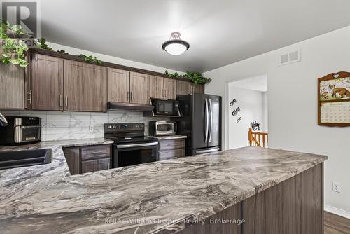 12 Jamie Crescent, Petawawa, ON - Indoor Photo Showing Kitchen