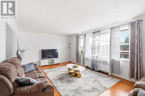 289 Mcarthur Avenue, Ottawa, ON - Indoor Photo Showing Living Room