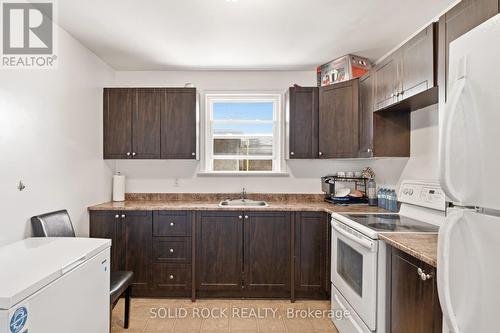 289 Mcarthur Avenue, Ottawa, ON - Indoor Photo Showing Kitchen