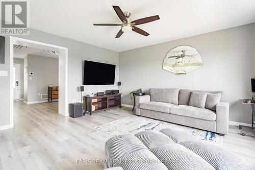 64 John W Taylor Avenue, New Tecumseth, ON - Indoor Photo Showing Living Room