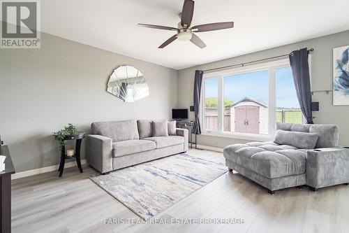 64 John W Taylor Avenue, New Tecumseth, ON - Indoor Photo Showing Living Room