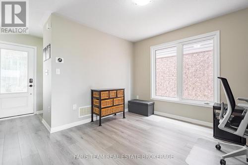 64 John W Taylor Avenue, New Tecumseth, ON - Indoor