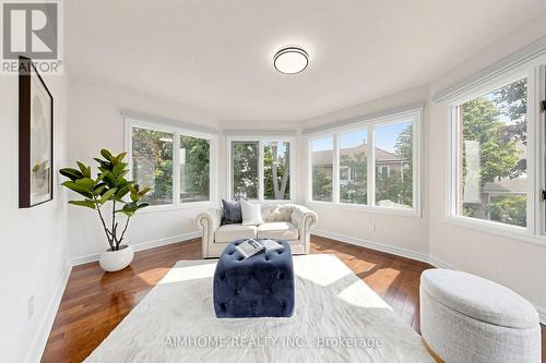 27 Melchior Crescent, Markham, ON - Indoor Photo Showing Living Room