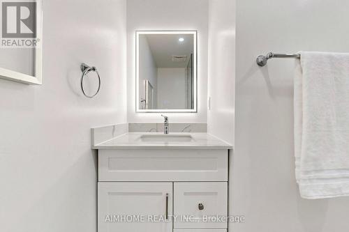 27 Melchior Crescent, Markham, ON - Indoor Photo Showing Bathroom