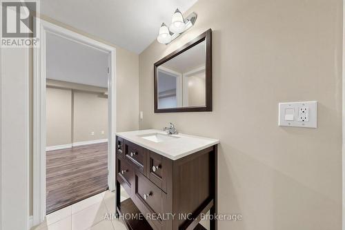 27 Melchior Crescent, Markham, ON - Indoor Photo Showing Bathroom
