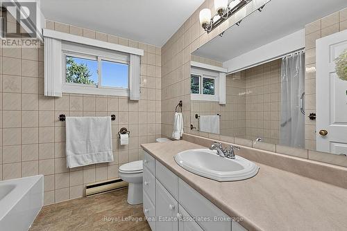 408 Mooney Crescent, Orillia, ON - Indoor Photo Showing Bathroom