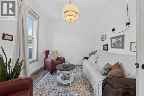 45 Oxley Drive, Chatham, ON - Indoor Photo Showing Living Room