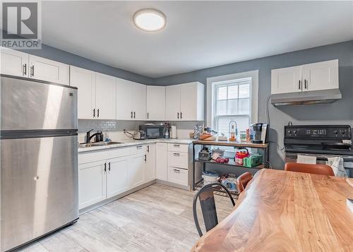 287 Van Horne Street, Sudbury, ON - Indoor Photo Showing Kitchen