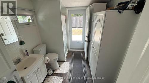 Bathroom/ Ensuite - 810 Second Avenue S, South Bruce Peninsula, ON - Indoor Photo Showing Bathroom