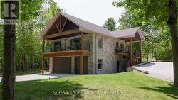 Garage with Second Residence - 