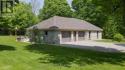 Attached car garage Primary Res - 