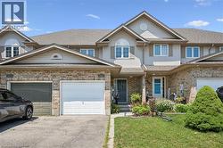 96 TEMPLEWOOD Drive Kitchener, ON N2R 1Y4