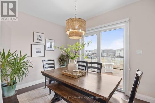 2773 Heardcreek Trail, London North (North S), ON - Indoor Photo Showing Dining Room