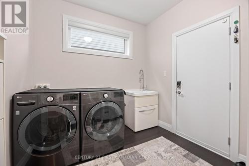 2773 Heardcreek Trail, London North (North S), ON - Indoor Photo Showing Laundry Room