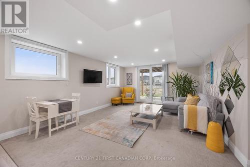 2773 Heardcreek Trail, London North (North S), ON - Indoor Photo Showing Other Room