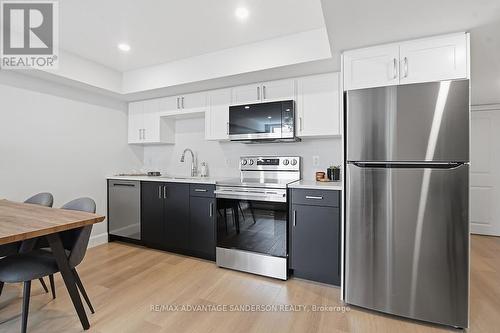 165 Bowman Drive, Middlesex Centre (Ilderton), ON - Indoor Photo Showing Kitchen