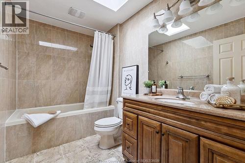 1544 Imperial Crescent, Windsor, ON - Indoor Photo Showing Bathroom