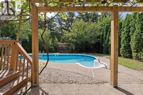 1544 Imperial Crescent, Windsor, ON - Outdoor With In Ground Pool