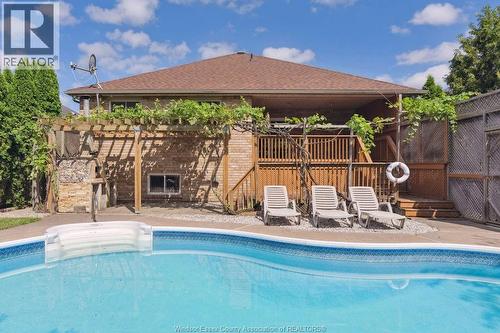 1544 Imperial Crescent, Windsor, ON - Outdoor With In Ground Pool