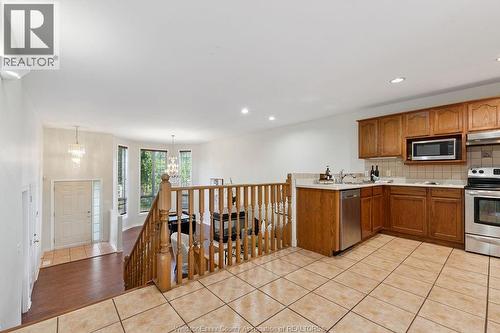 1544 Imperial Crescent, Windsor, ON - Indoor Photo Showing Kitchen