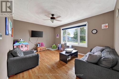 185 Dominion Street N, North Glengarry, ON - Indoor Photo Showing Other Room