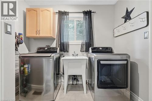 35 Culotta Drive, Waterdown, ON - Indoor Photo Showing Laundry Room