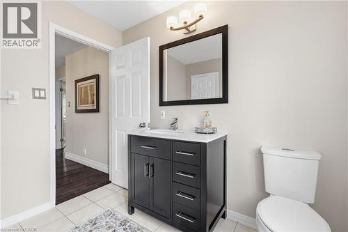 35 Culotta Drive, Waterdown, ON - Indoor Photo Showing Bathroom