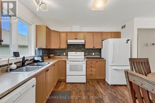 113 Ellesmeer Avenue, Kingston (City Northwest), ON - Indoor Photo Showing Kitchen With Double Sink