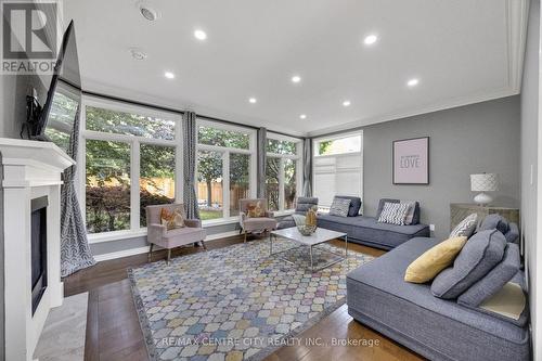 2 Havenwood Way, London North (North O), ON - Indoor Photo Showing Living Room