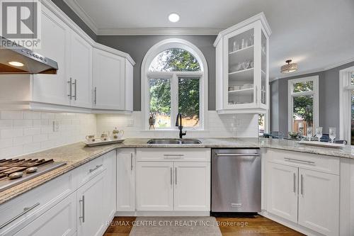 2 Havenwood Way, London North (North O), ON - Indoor Photo Showing Kitchen With Double Sink With Upgraded Kitchen