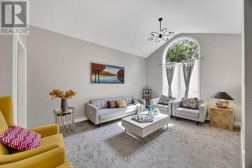 2 Havenwood Way, London North (North O), ON - Indoor Photo Showing Living Room
