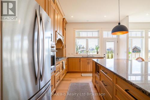 60 August Crescent, Norwich (Otterville), ON - Indoor Photo Showing Kitchen With Upgraded Kitchen