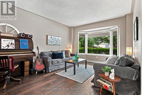 52 Mortimer Crescent, Ajax (Central West), ON - Indoor Photo Showing Living Room