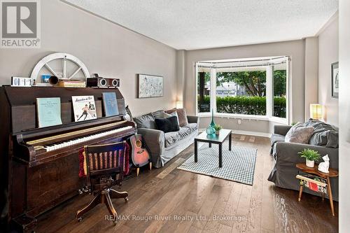 52 Mortimer Crescent, Ajax (Central West), ON - Indoor Photo Showing Living Room