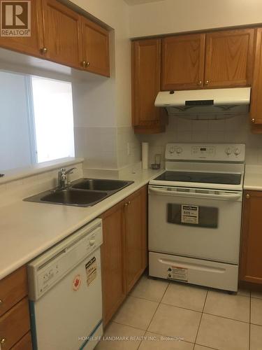 639 - 68 Corporate Drive, Toronto, ON - Indoor Photo Showing Kitchen With Double Sink