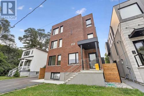 5 - 250 FERLAND STREET , Ottawa, Ontario K1L 7T6 2