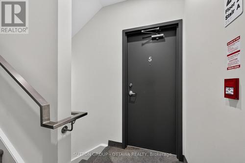 5 - 250 FERLAND STREET , Ottawa, Ontario K1L 7T6 5
