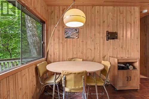 1362 Mosque Lake Lane, Frontenac (Frontenac North), ON - Indoor Photo Showing Dining Room