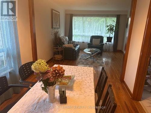 309 Queen Mary Drive, Oakville, ON - Indoor