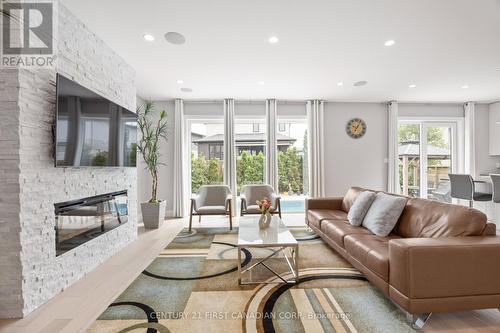 2190 Bakervilla Street, London South (South V), ON - Indoor Photo Showing Living Room With Fireplace